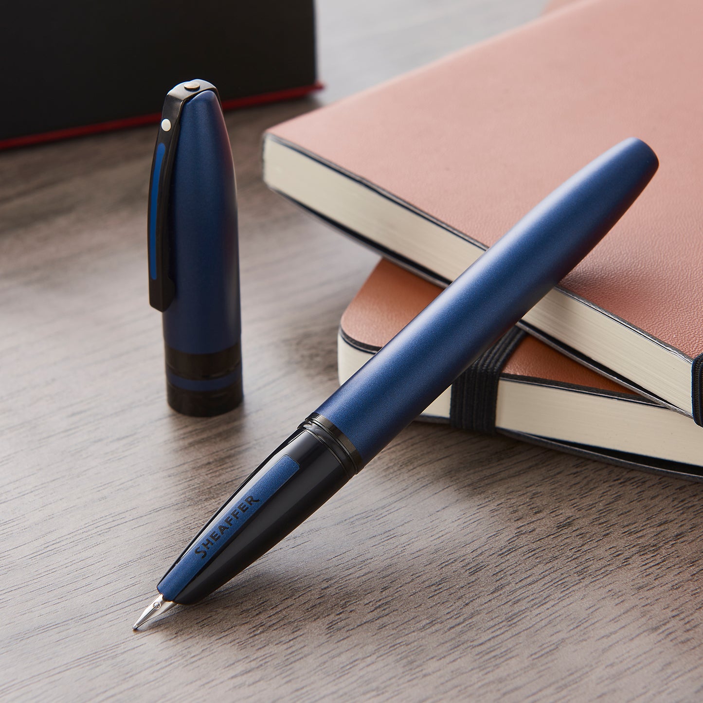 Sheaffer Füllfederhalter Icon mattblau mit schwarzen PVD-Beschlägen