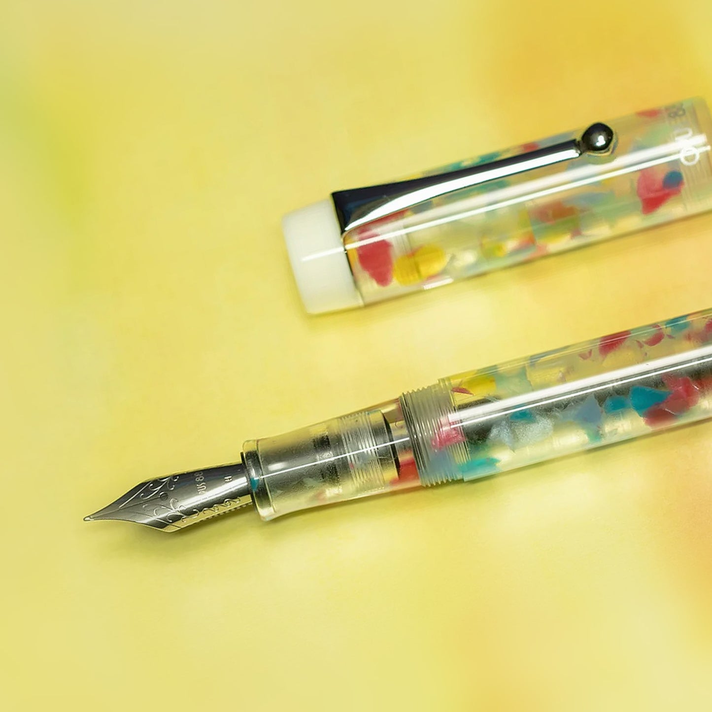 Der Opus 88 Füllfederhalter Demo Color.