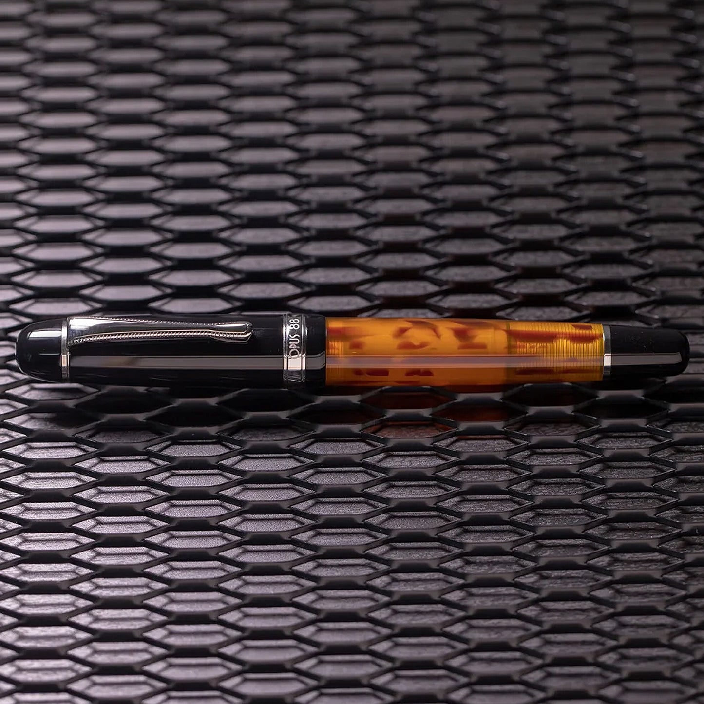 Wunderschöner Füller Opus 88 Jazz Amber.