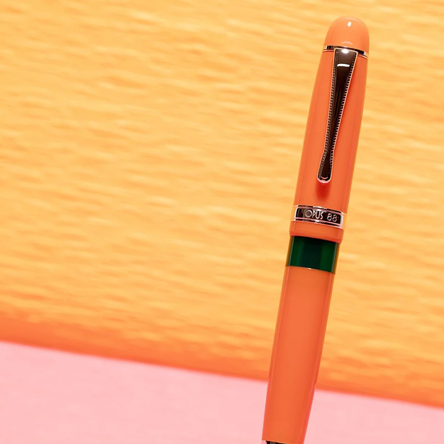 Edler Opus Füllfederhalter in Orange