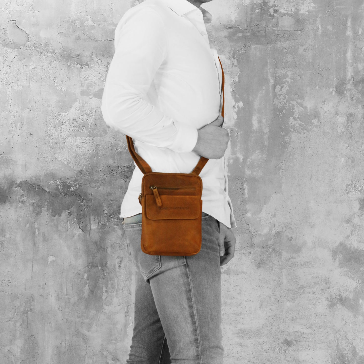 The Chesterfield Brand Umhängetasche LOU Cognac | Echtes Leder