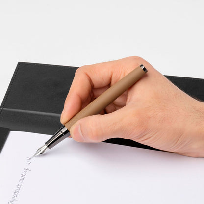 Hugo Boss Füllfederhalter Loop Camel Iconic