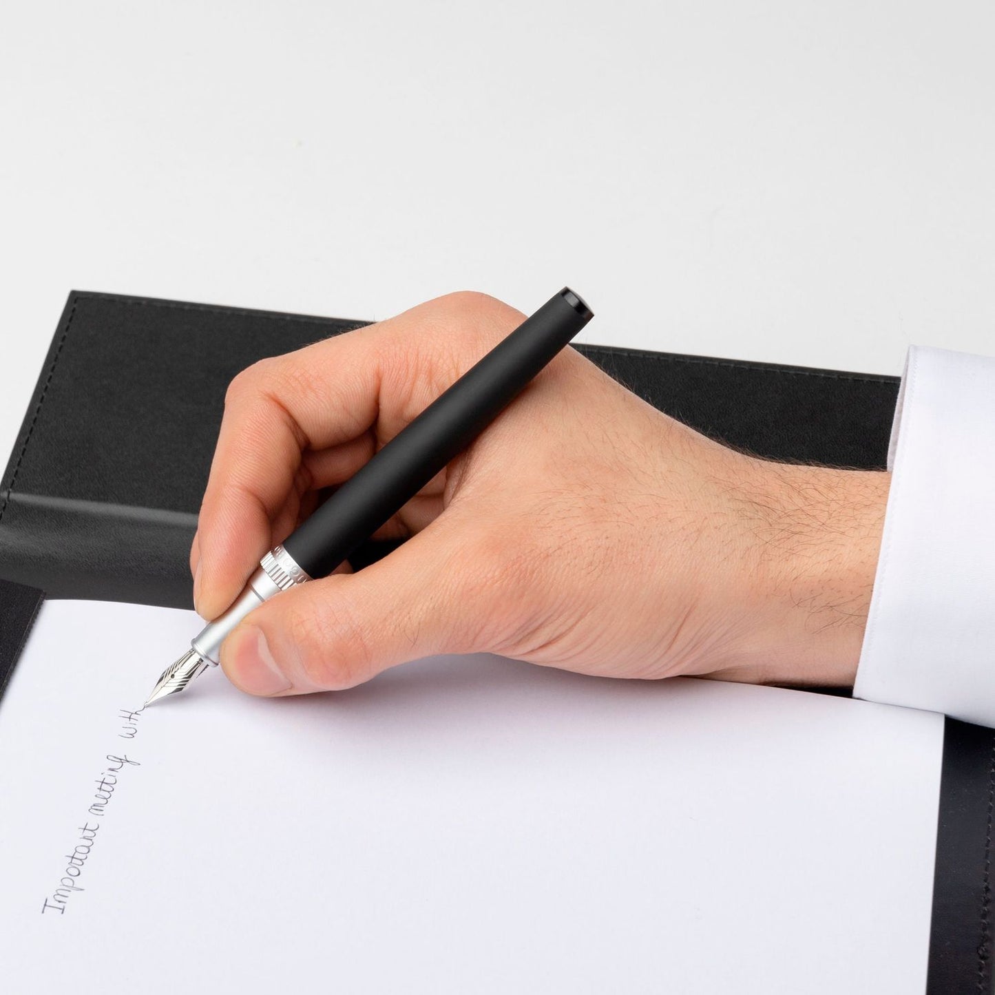 Hugo Boss Füllfederhalter Gear Black