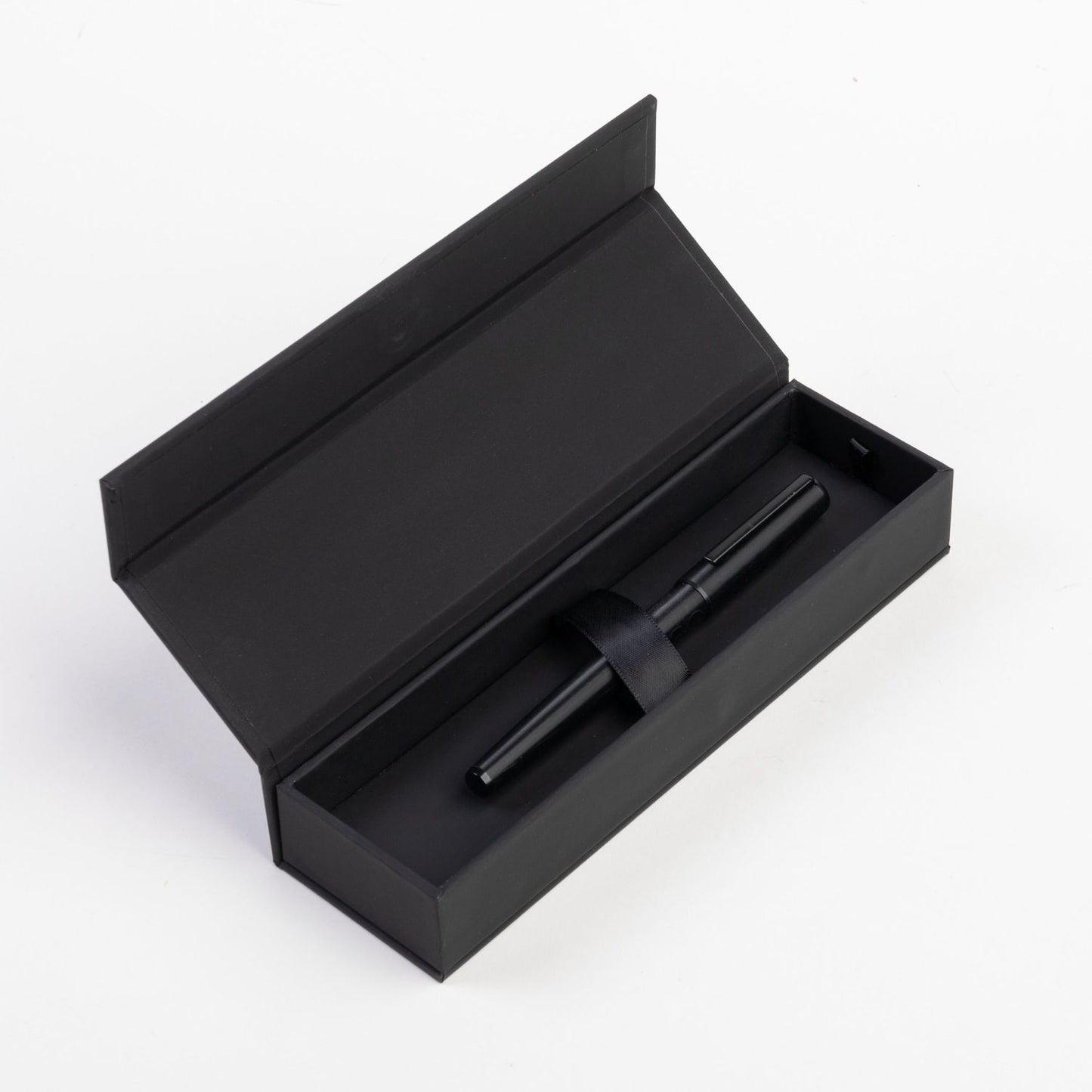 Hugo Boss Füllfederhalter Label Black