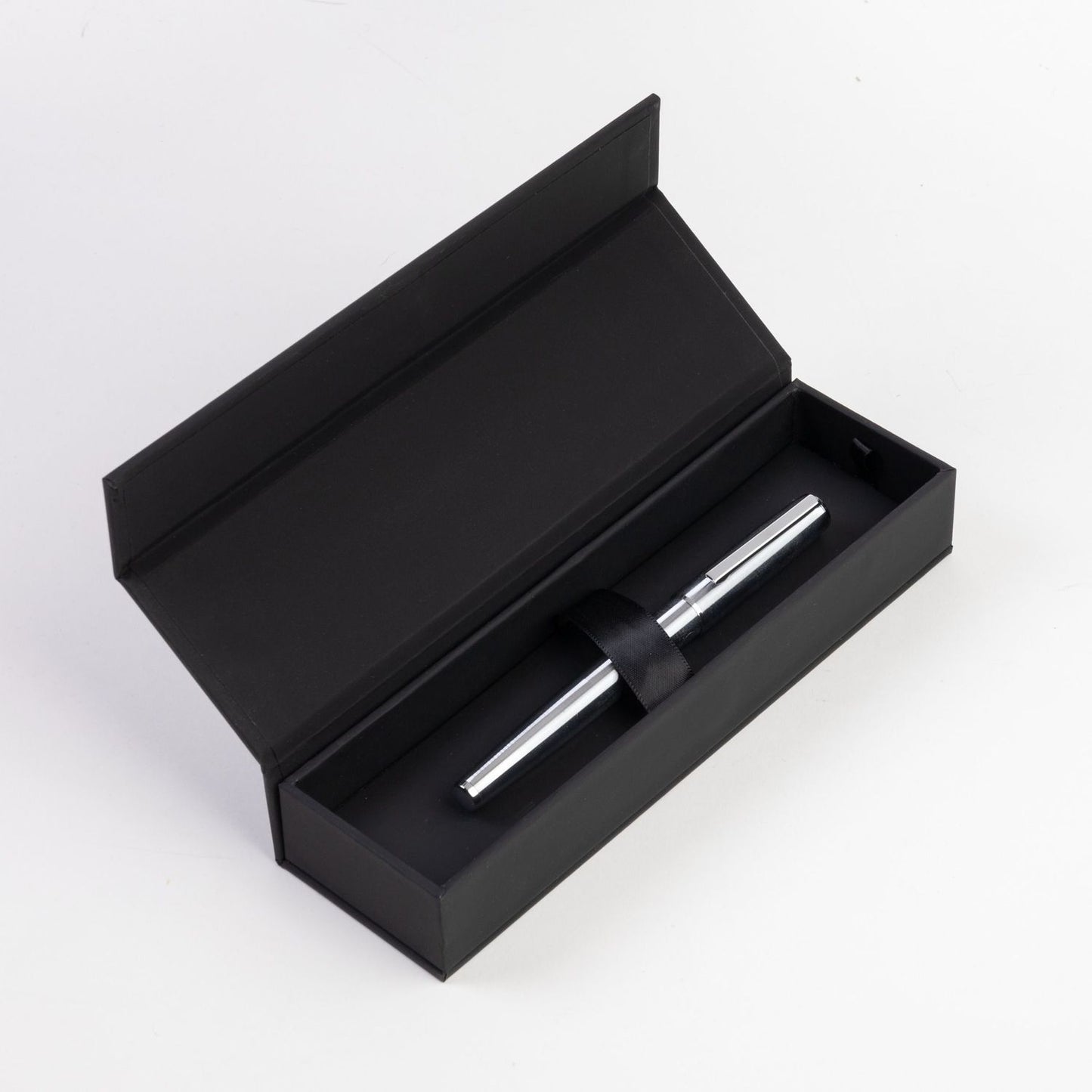 Hugo Boss Tintenroller Label Chrome