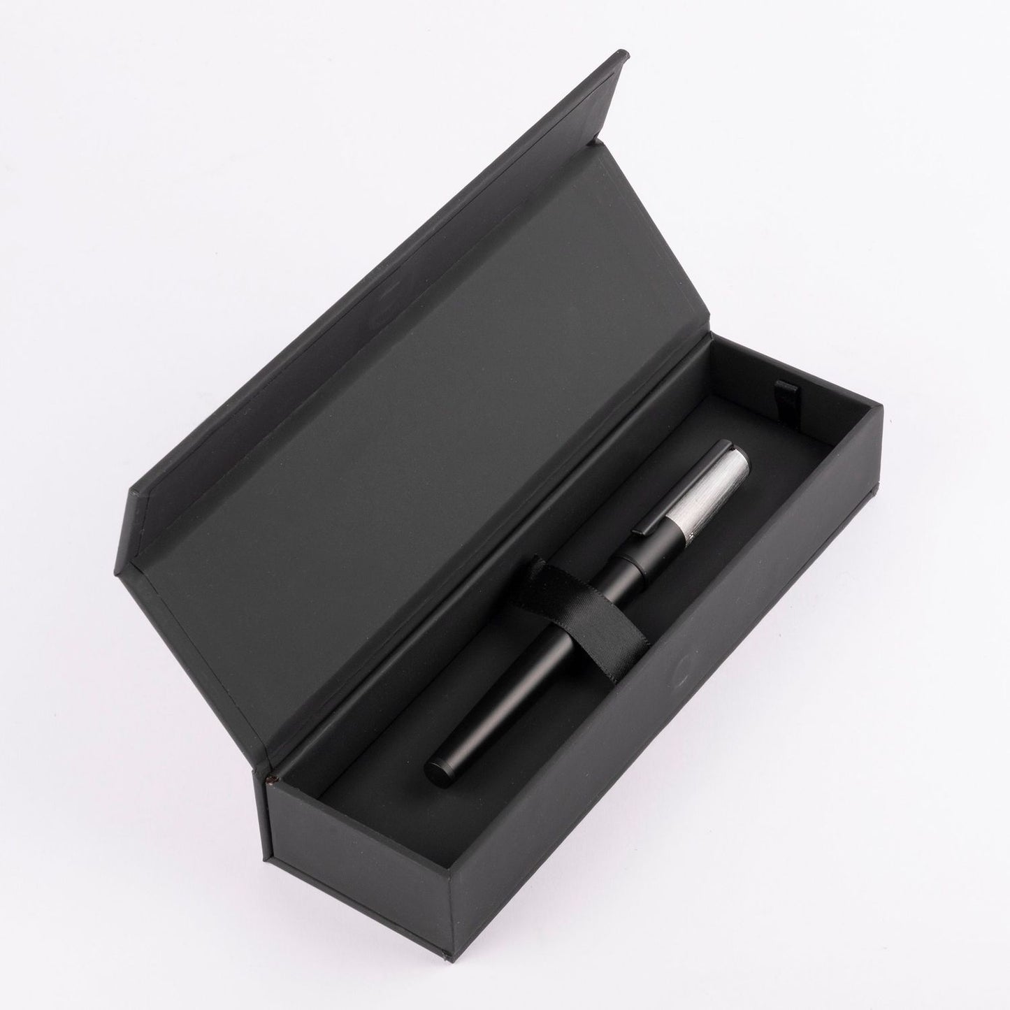 Hugo Boss Tintenroller Gear Minimal Black & Chrome