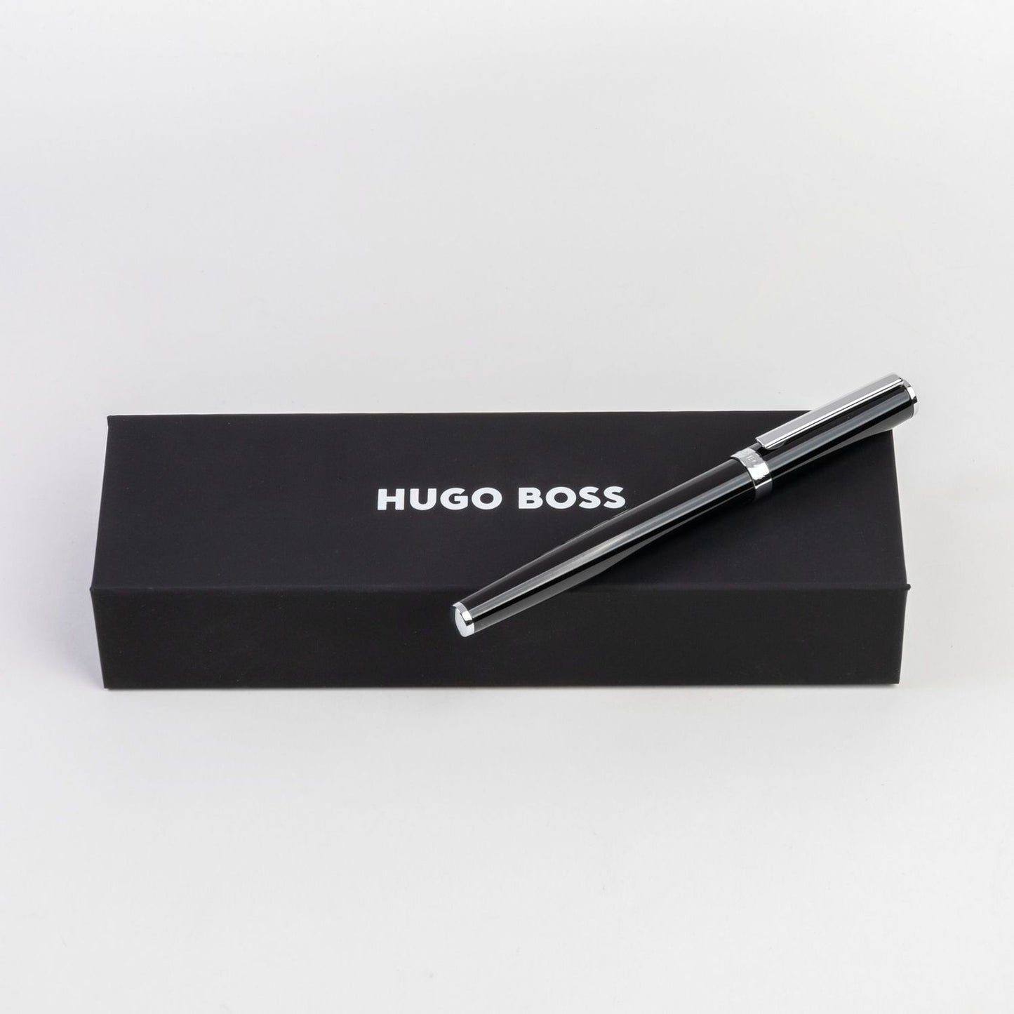 Hugo Boss Füllfederhalter Gear Icon Black