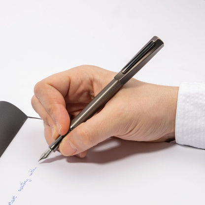 Hugo Boss Füllfederhalter Twist Gun