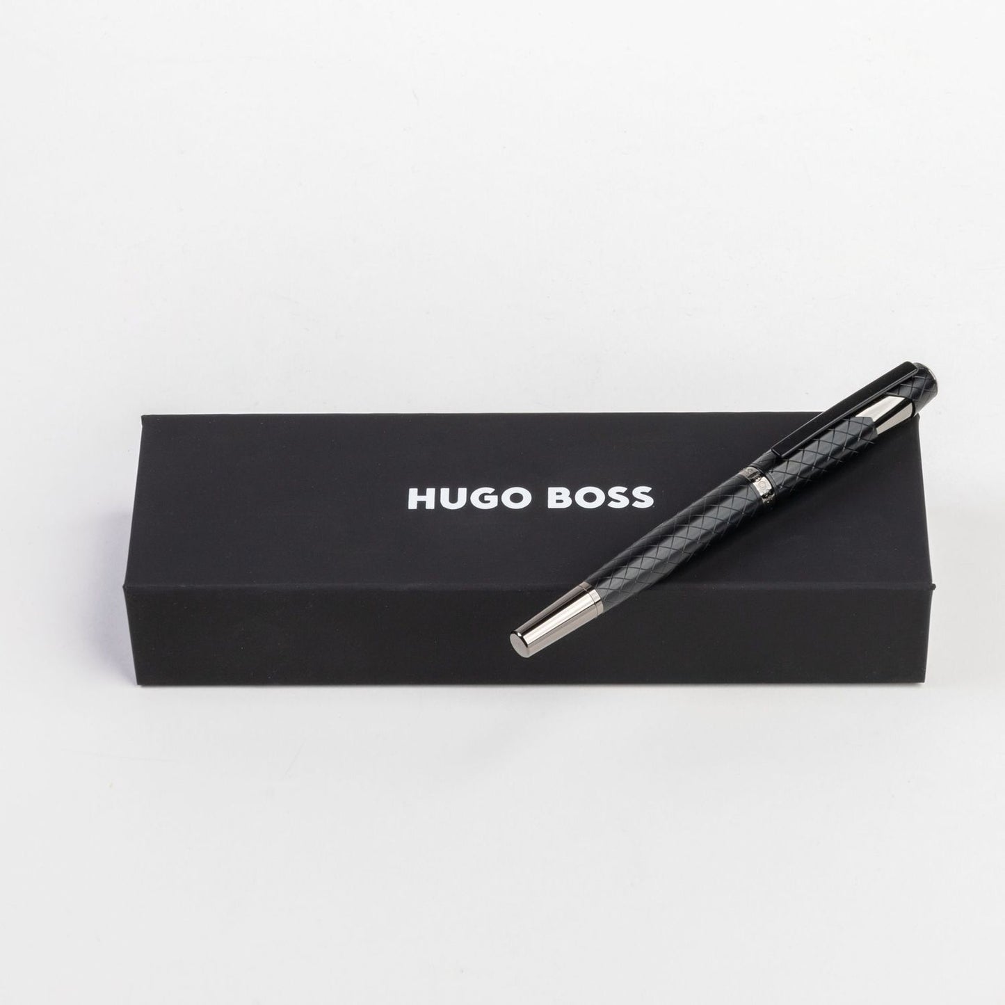 Hugo Boss Füllfederhalter Chevron Black