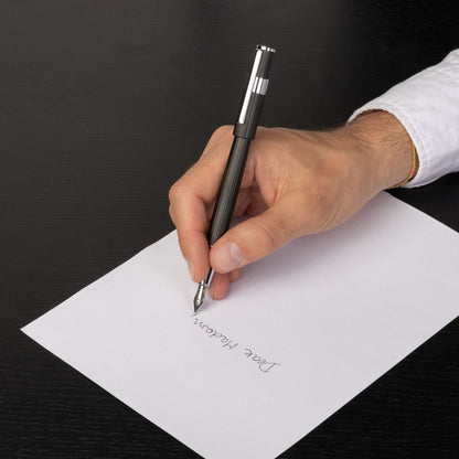 Hugo Boss Füllfederhalter Gear Pinstripe Black / Chrome