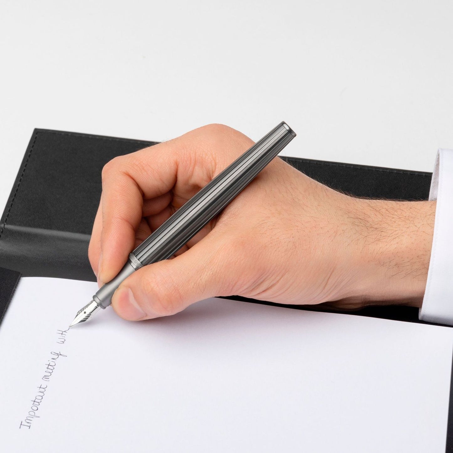 Hugo Boss Füllfederhalter Nitor Gun Limited Edition