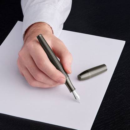 Hugo Boss Füllfederhalter Arcade Gun