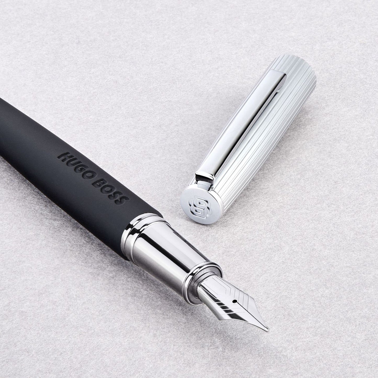 Hugo Boss Füllfederhalter Illusion Arcade Black & Chrome