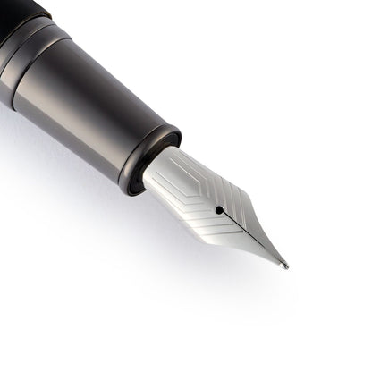 Hugo Boss Füllfederhalter Illusion Arcade Black & Gun