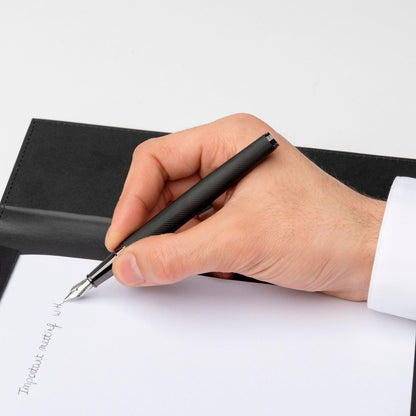 Hugo Boss Füllfederhalter Loop Diamond Black