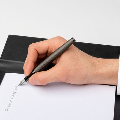 Hugo Boss Füllfederhalter Loop Diamond Gun