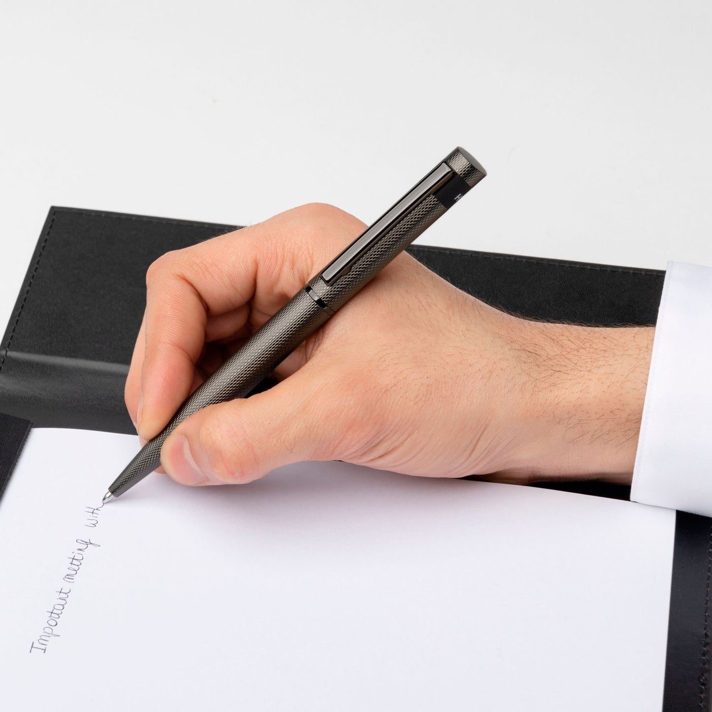 Hugo Boss Kugelschreiber Loop Diamond Gun