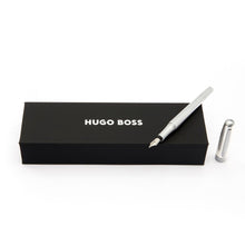 Lade das Bild in den Galerie-Viewer, Hugo Boss Füllfederhalter Essential Metal Silver
