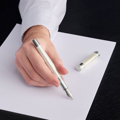 Hugo Boss Füllfederhalter Eclat Silver