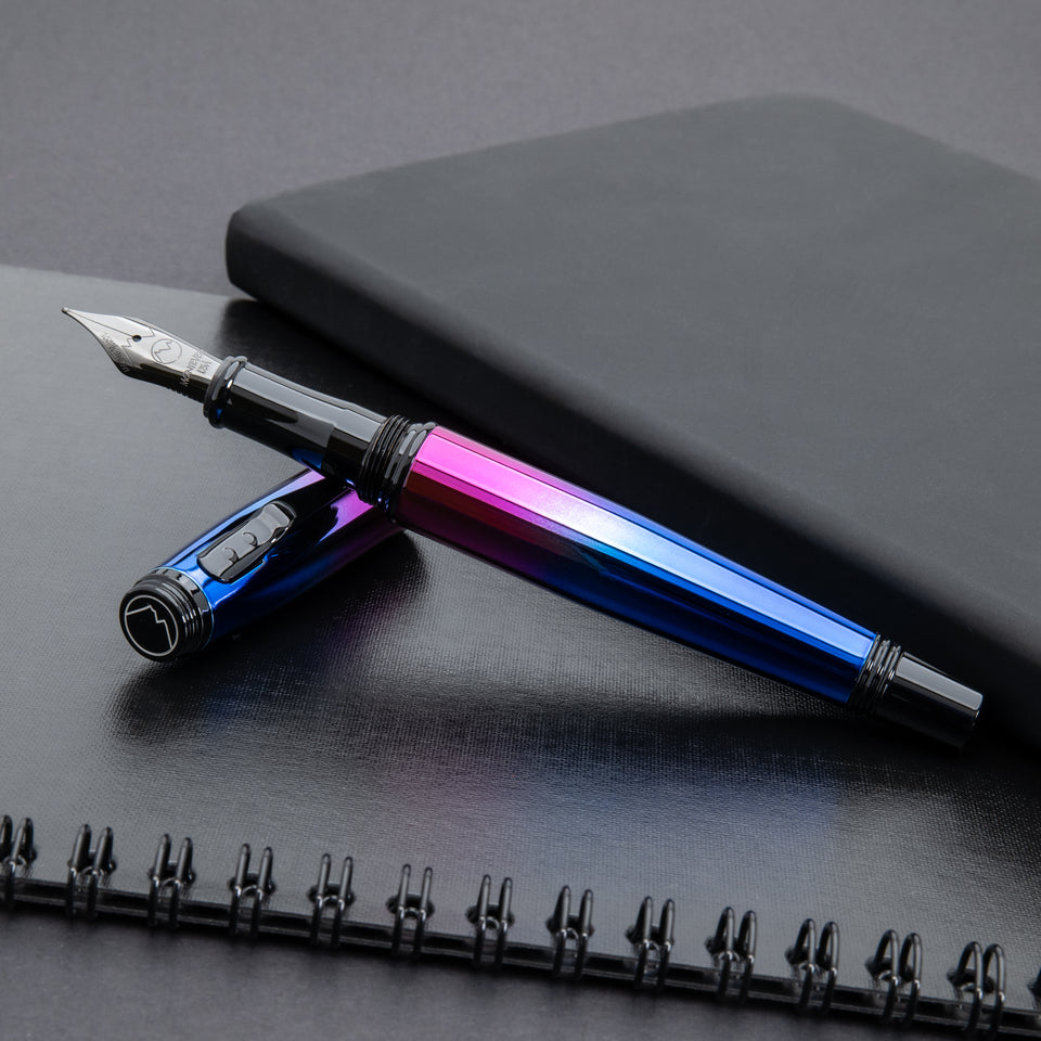 Monteverde Füllfederhalter INVINCIA Nebula