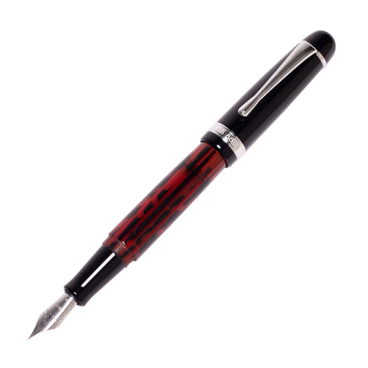 Ein edler Füllfederhalter von Opus 88