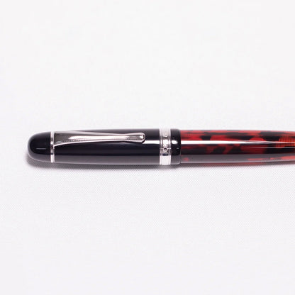 Ein edler Füllfederhalter von Opus 88