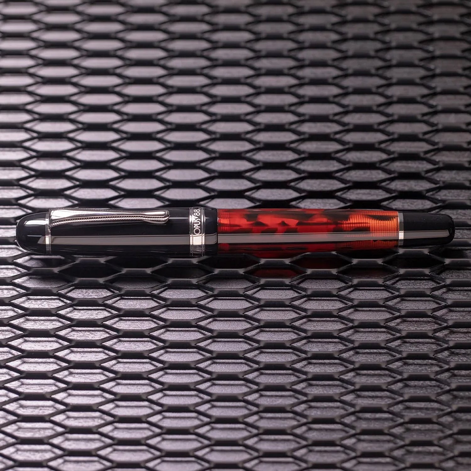 Ein edler Füllfederhalter von Opus 88