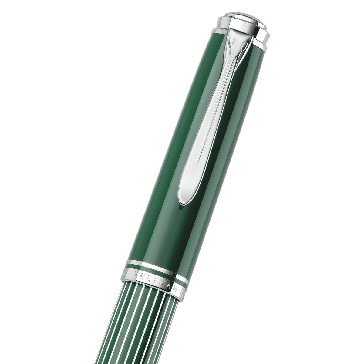 Pelikan Souverän M815 Metal Striped Green – Clip und Kappe