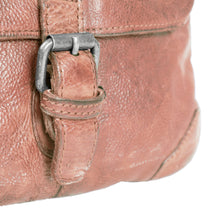 Lade das Bild in den Galerie-Viewer, The Chesterfield Brand Umhängetasche CATO Rosa | Echtes Leder
