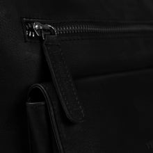 Lade das Bild in den Galerie-Viewer, The Chesterfield Brand Umhängetasche HAILEY Schwarz | Echtes Leder
