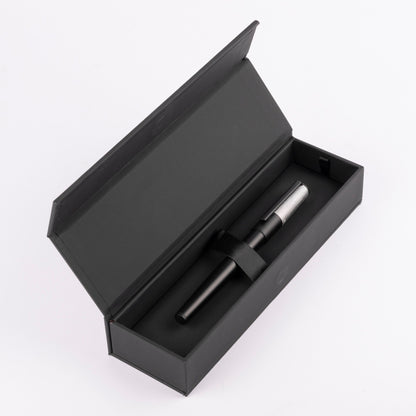 Hugo Boss Schreibset GEAR Minimal Black & Chrome | Kugelschreiber und Tintenroller
