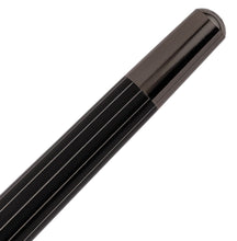 Lade das Bild in den Galerie-Viewer, Hugo Boss Füllfederhalter ESSENTIAL Pinstripe
