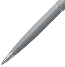 Lade das Bild in den Galerie-Viewer, Der Hugo Boss ACE Light Grey Kugelschreiber ist einfach besonders. Finden Sie Ihren ACE Light Grey Kugelschreiber bei uns im Onlineshop. Schnelle Lieferung und hohe Kundenzufriedenheit.
