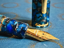 Lade das Bild in den Galerie-Viewer, Esterbrook Füllfederhalter ESTIE Nouveau Bleu Gold Oversized
