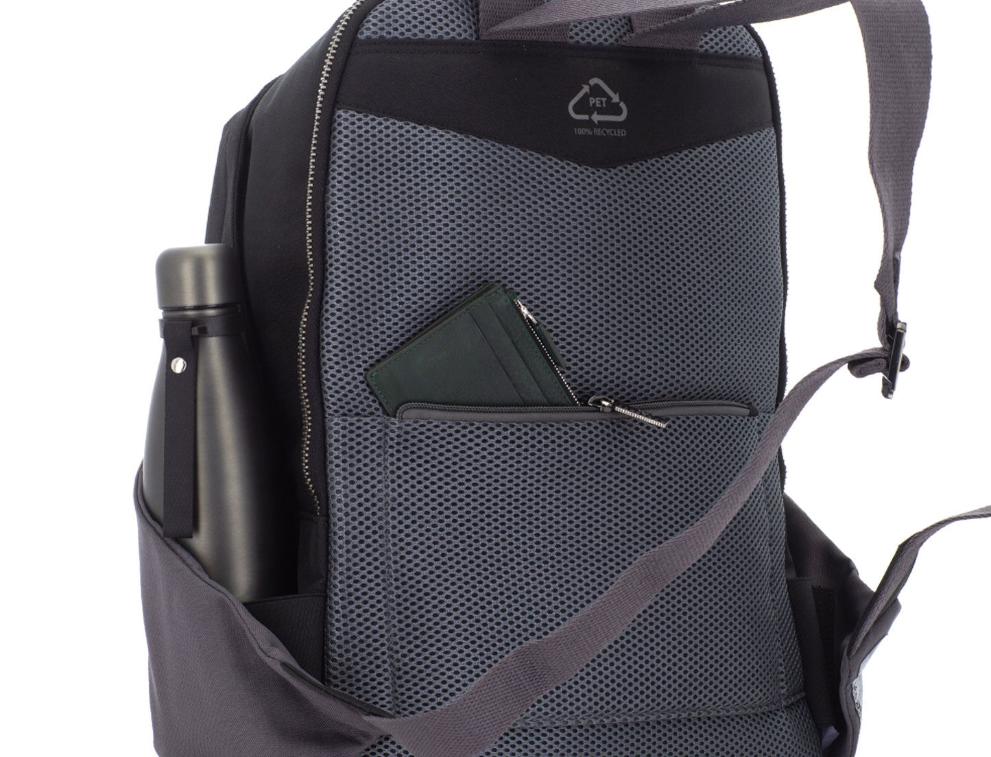 Scharlau Rucksack TANAMI Black | 100% recycelte PET-Plastikflaschen
