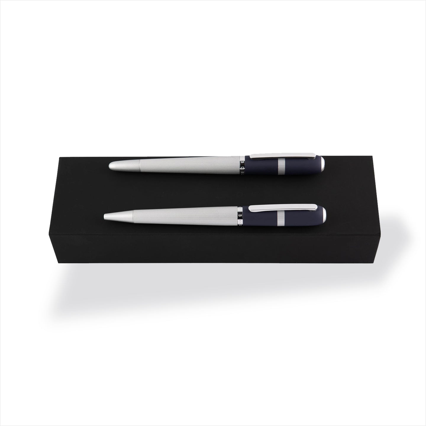 Das Hugo Boss Contour Schreibset finden Sie bei uns im Webshop.