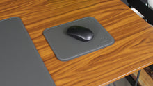 Lade das Bild in den Galerie-Viewer, Mousepad in Anthrazit - sehr edel
