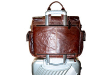 Lade das Bild in den Galerie-Viewer, Alpenleder Messenger Bag AOSTA Brandy | Echtes Büffel-Leder
