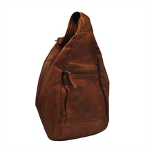 Lade das Bild in den Galerie-Viewer, Bear Design Rucksack HANNIE Cognac | Echtes Leder
