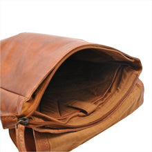 Lade das Bild in den Galerie-Viewer, Bear Design Rucksack ROB Cognac | Echtes Leder
