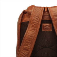 Lade das Bild in den Galerie-Viewer, Bear Design Rucksack MAJA Mini Cognac | Echtes Leder

