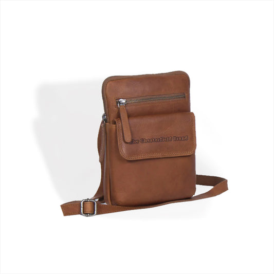 Die Echtleder Umängetasche LOU von The Chesterfield Brand in cognac.